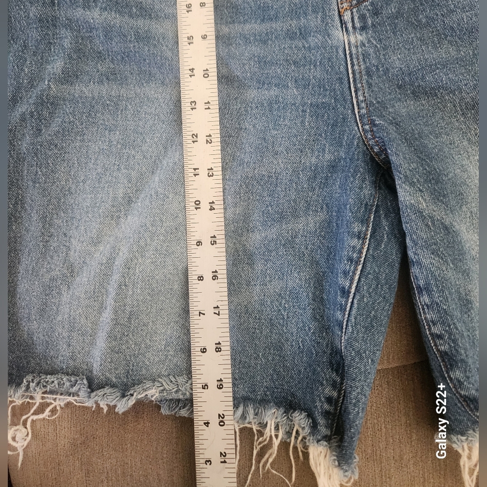 a.n.a Blue Jean Shorts Distressed Raw Hem - Picture 3 of 7